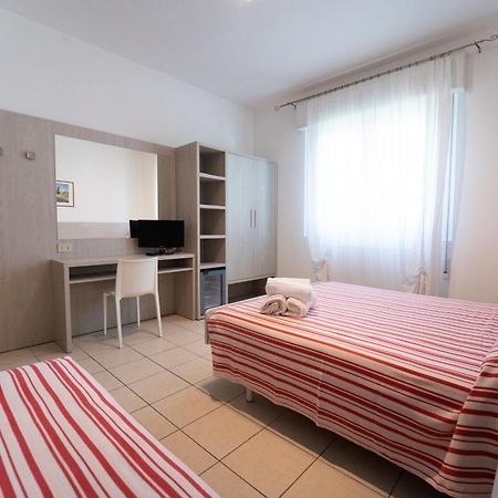 Hotel Dafne Punta Marina Eksteriør billede
