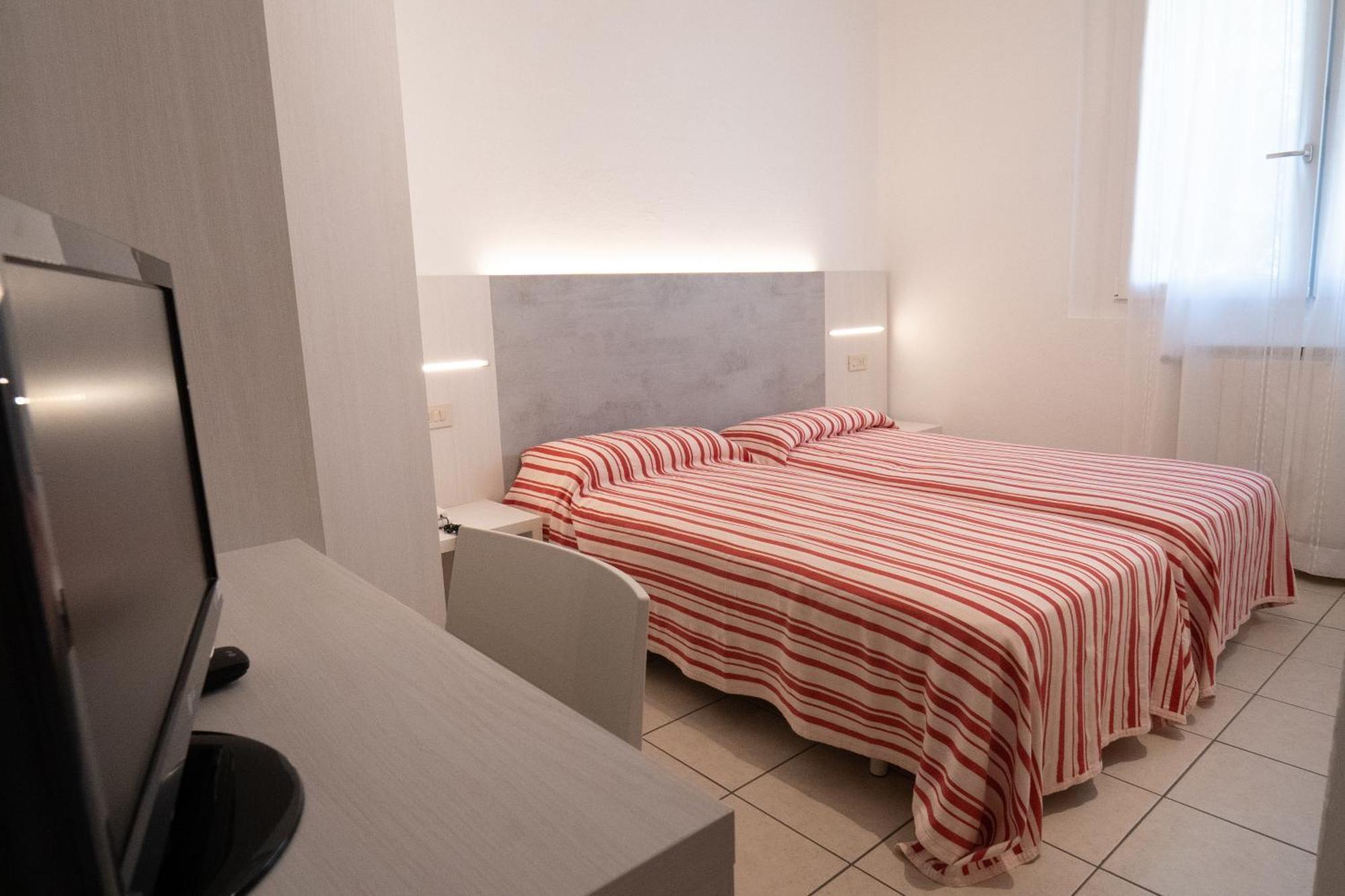Hotel Dafne Punta Marina Eksteriør billede